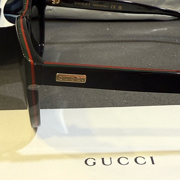 New Authentic Gucci Black Sunglasses - Picture 2 of 5